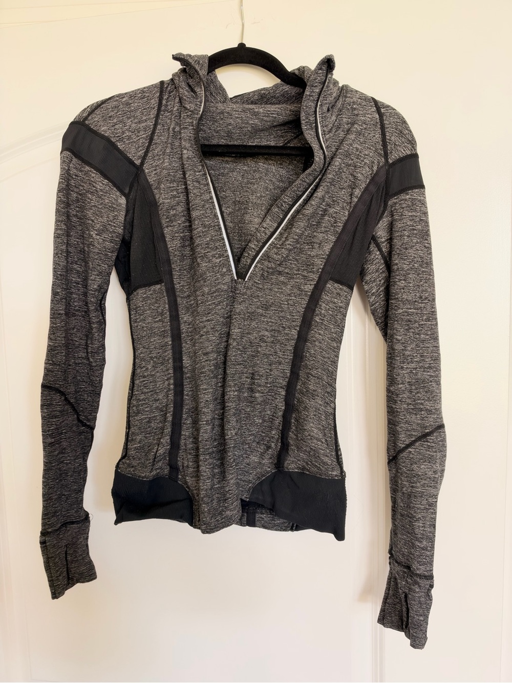 Lululemon long sleeve top size 4